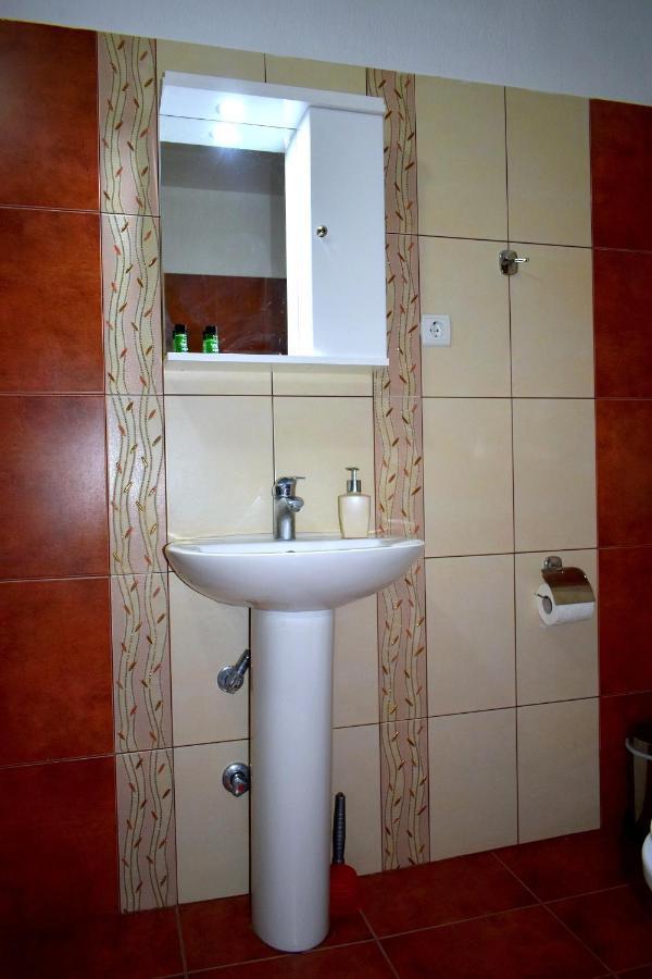 Relax Pozar Hotel Káto Loutrákion Екстериор снимка