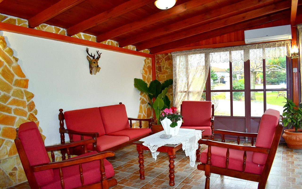 Relax Pozar Hotel Káto Loutrákion Екстериор снимка